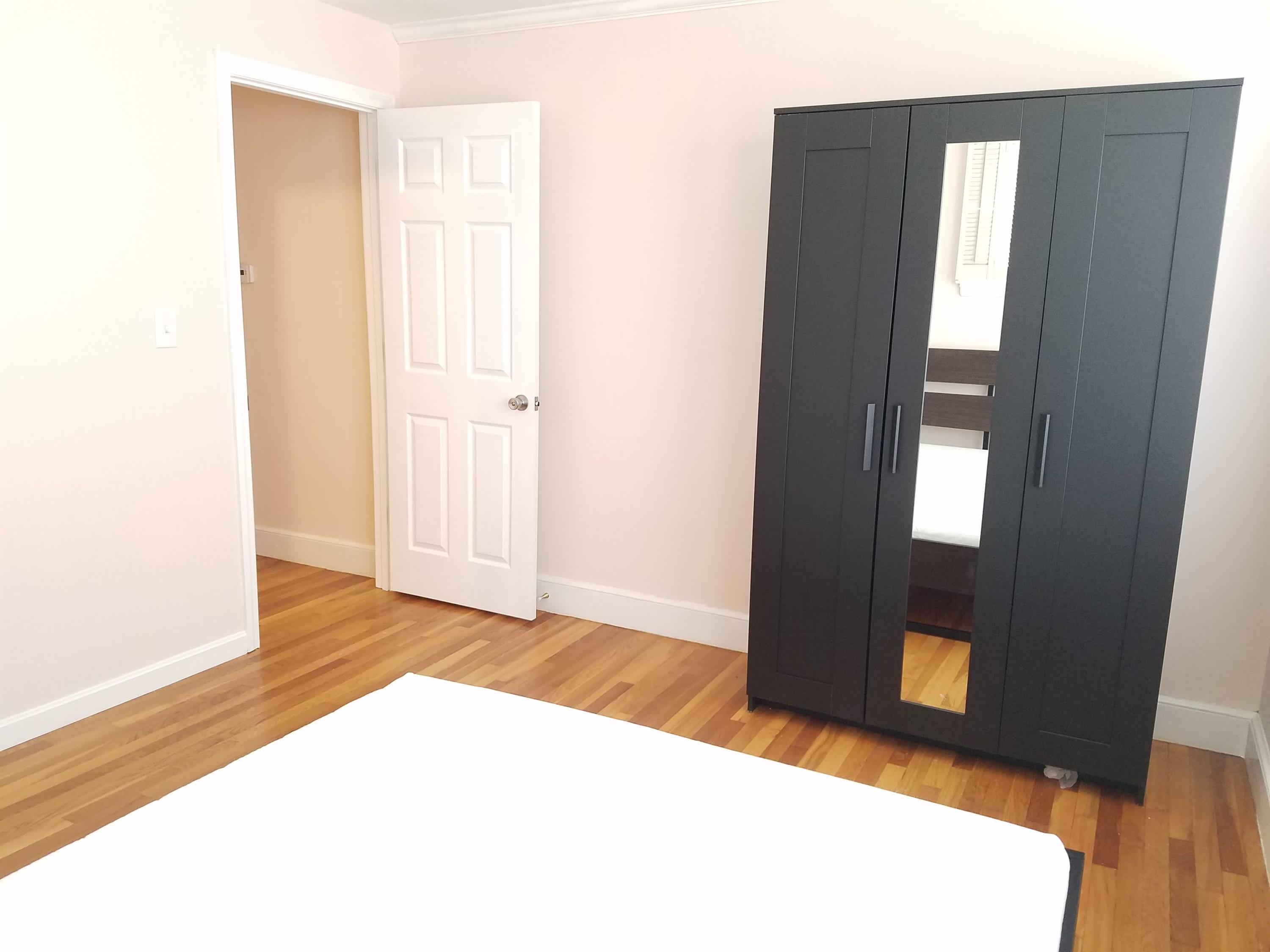 61 Gordon Street Unit 2 Room 2