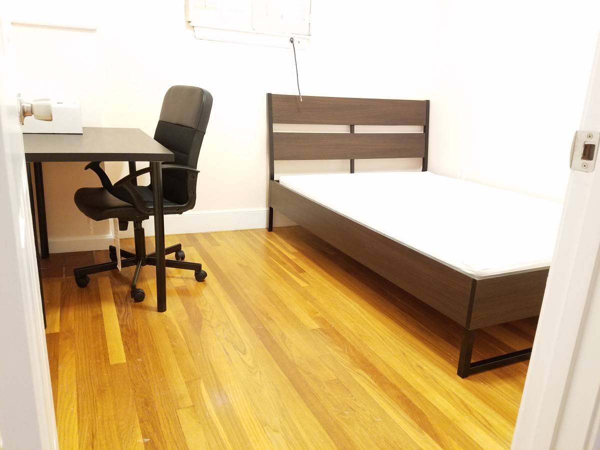 61 Gordon Street Unit 2 Room 3