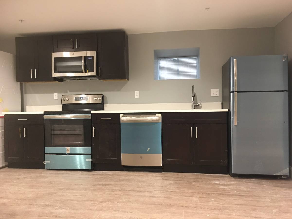 3215 Washington Street B (Room 1)
